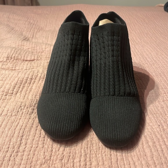 NWOT IMPO memory foam booties - Picture 2 of 5